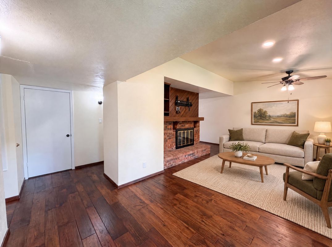 Property photo 3 of 530 Shadowcrest Ln