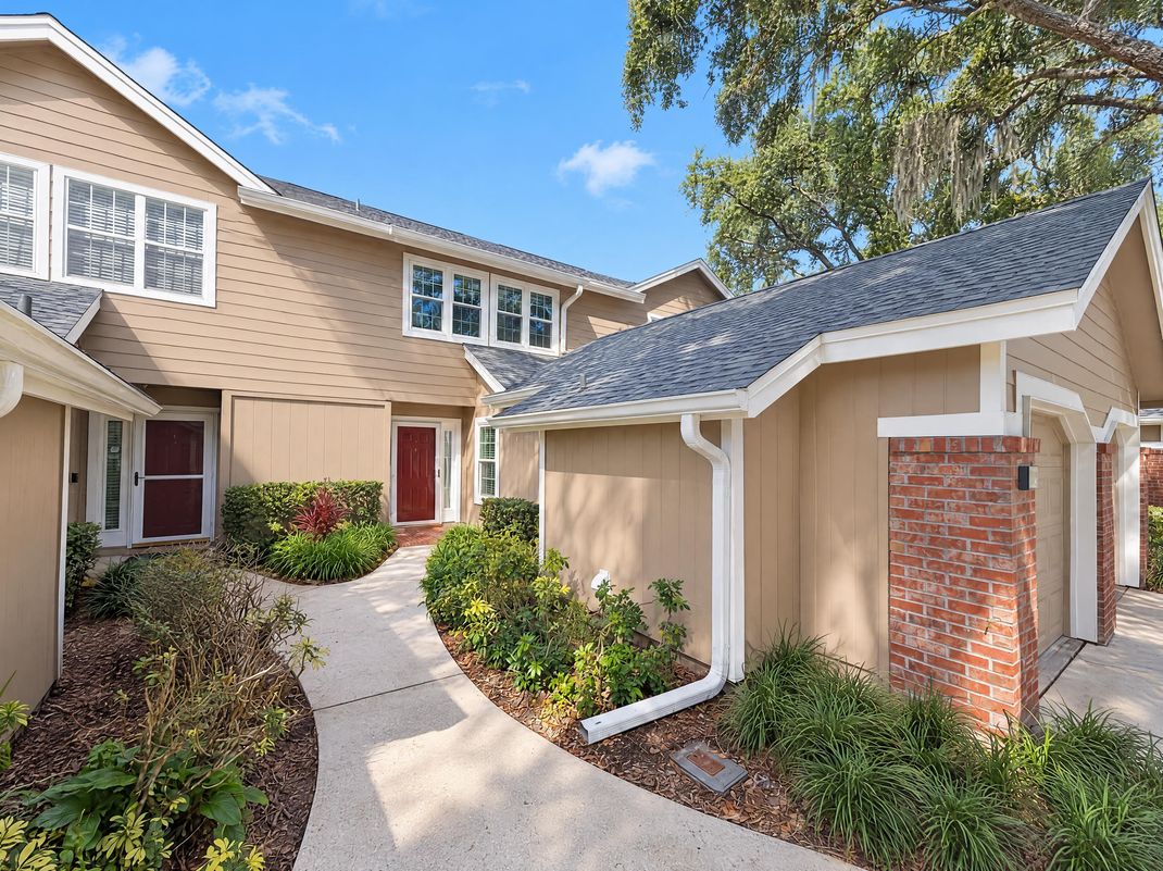 Property photo 1 of 638 Maple Oak Cir Unit 112
