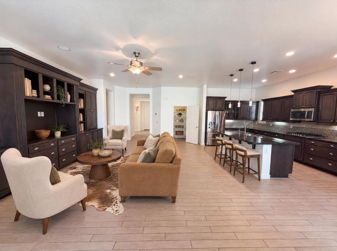 Property photo 3 of 7420 W Crabapple Dr