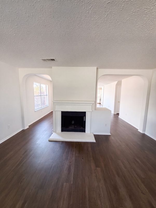 Property photo 3 of 441 Longshore Dr
