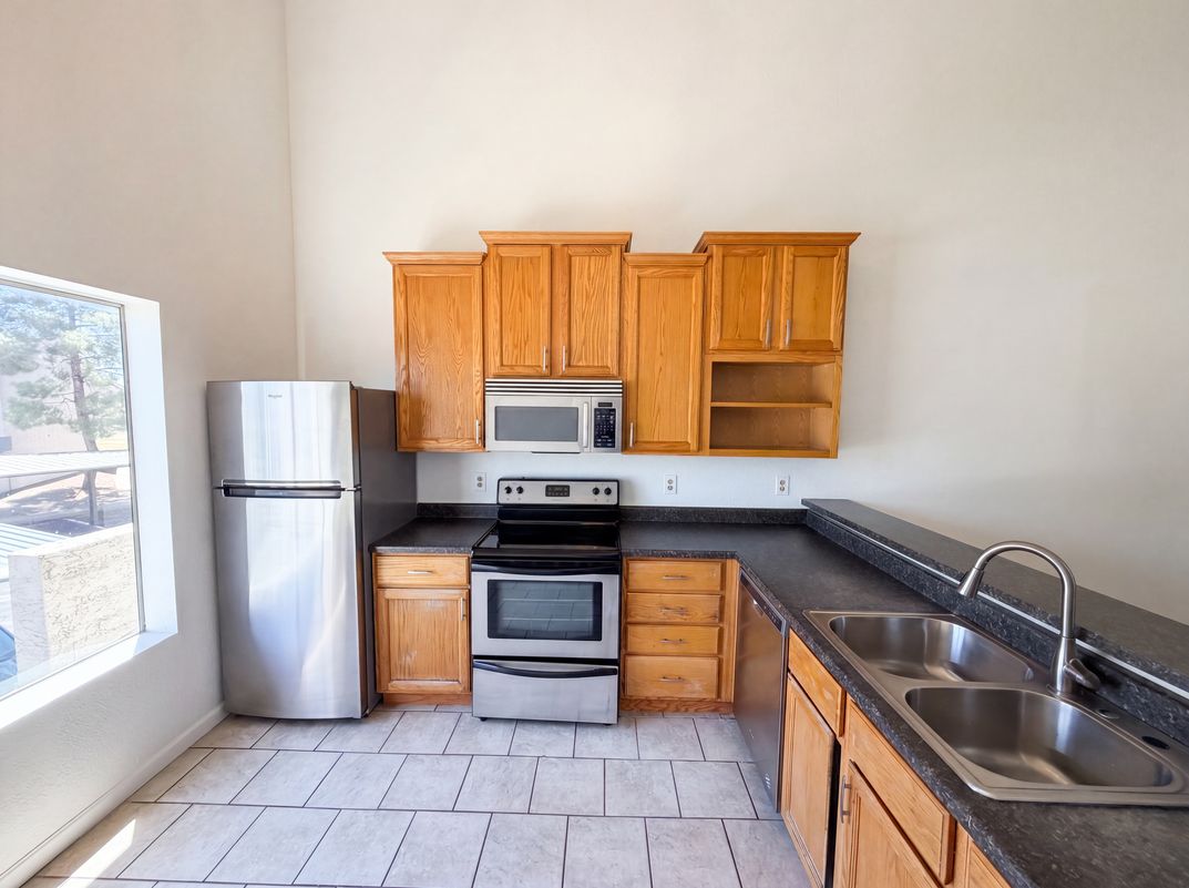 Property photo 2 of 19601 N 7th St Unit 2050