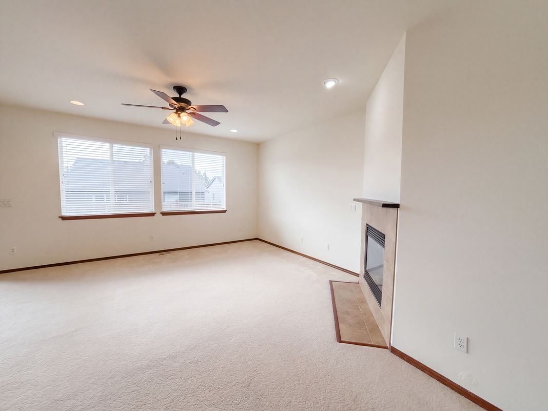 Property photo 3 of 7629 NE 201st Pl
