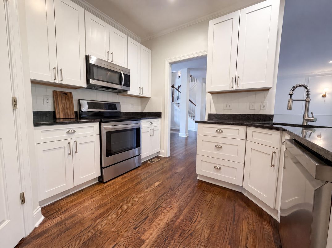 Property photo 2 of 2298 Camden Dr SW
