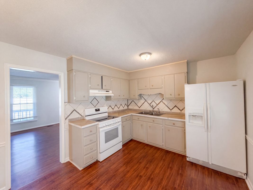 Property photo 2 of 3311 Woodmere Ct
