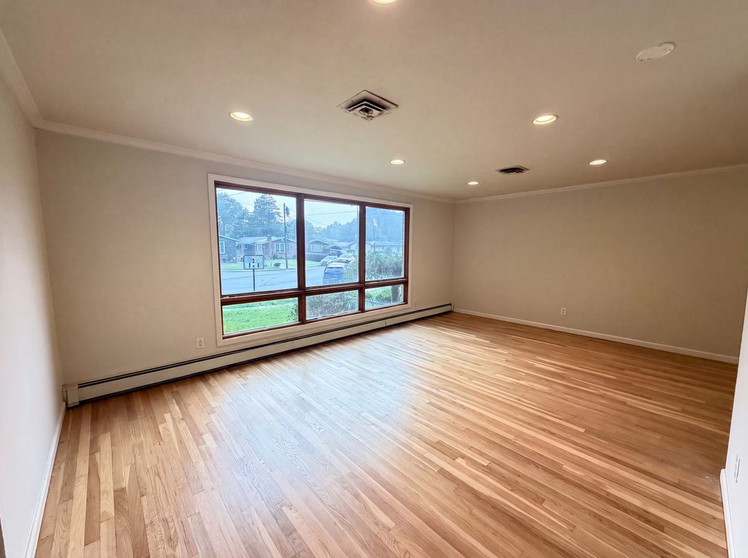 Property photo 3 of 35 Dapp Ct