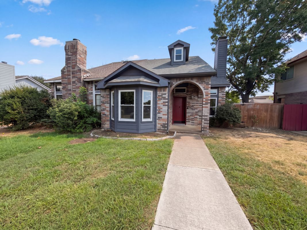 Property photo 1 of 832 Brockden Dr