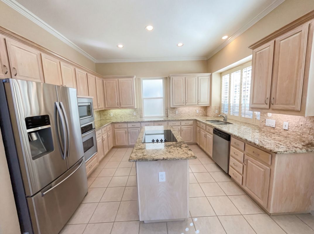 Property photo 2 of 2741 Barrington Dr