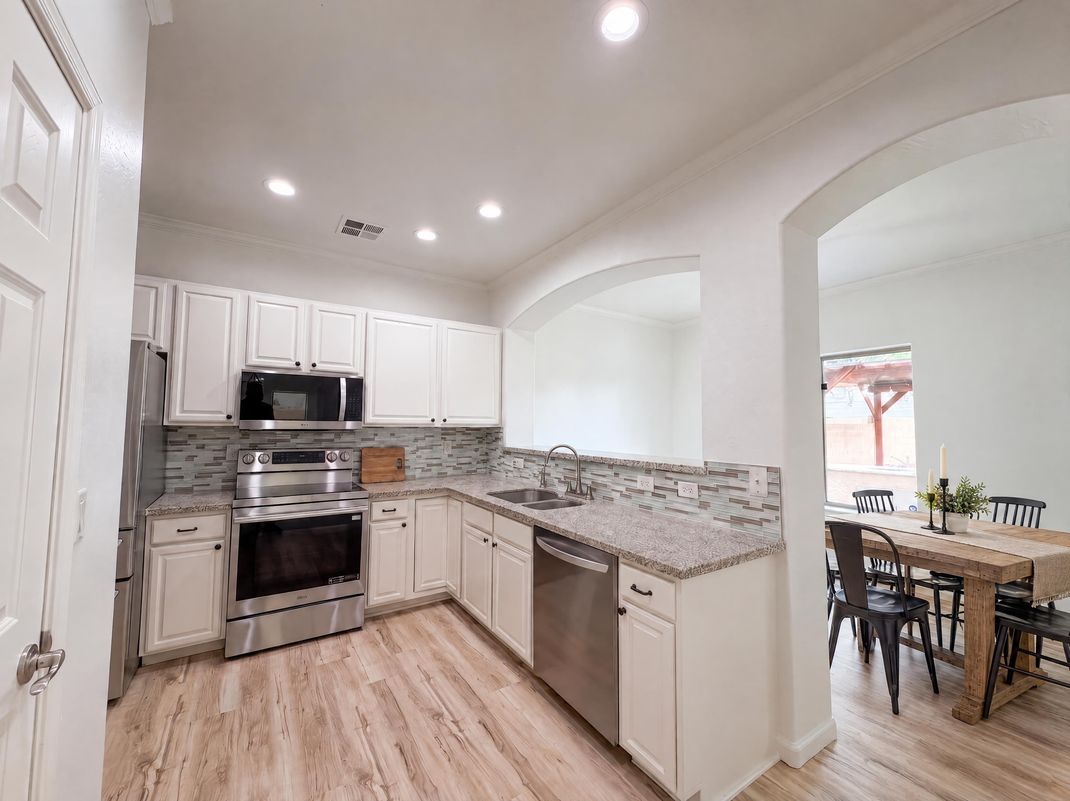 Property photo 2 of 5641 S 10th Dr