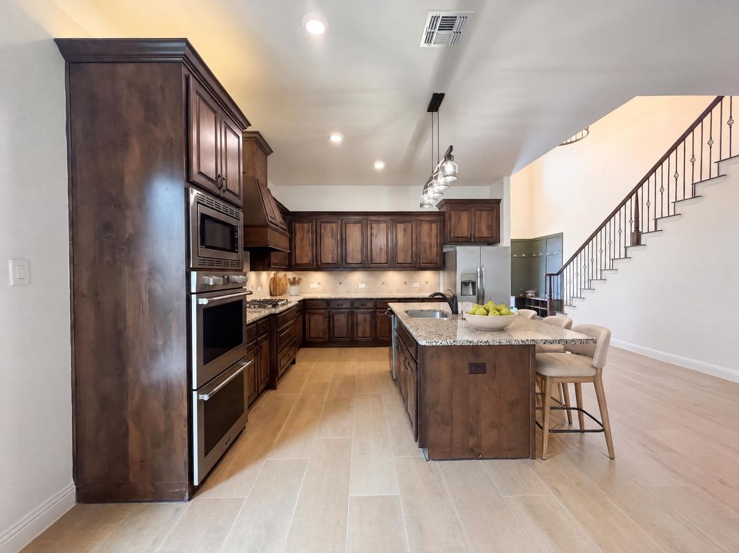 Property photo 2 of 7913 Caddo Cv