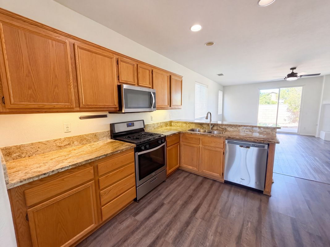 Property photo 2 of 38129 Floricita St