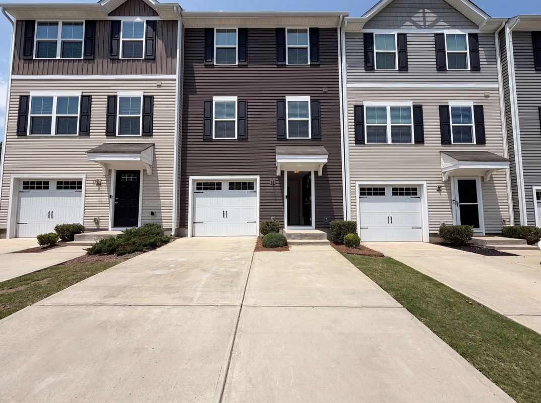 Property photo 1 of 923 Taybyn Rd