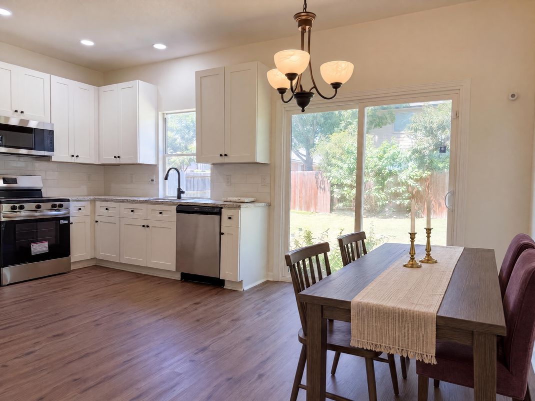 Property photo 2 of 216 Lieck Cv