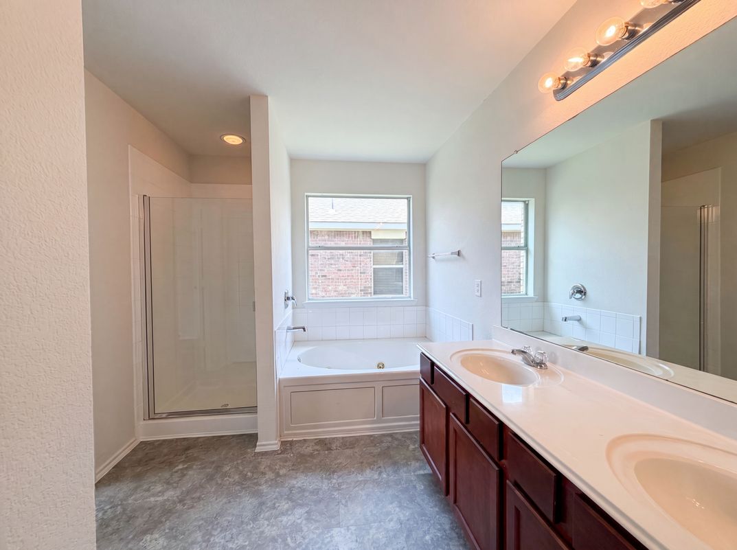 Photo 13 of 16 of 8608 Sagebrush Trl, Crossroads, TX
