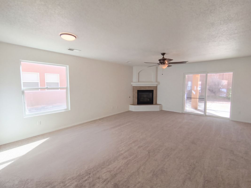 Property photo 3 of 6608 Mountain Hawk Loop NE