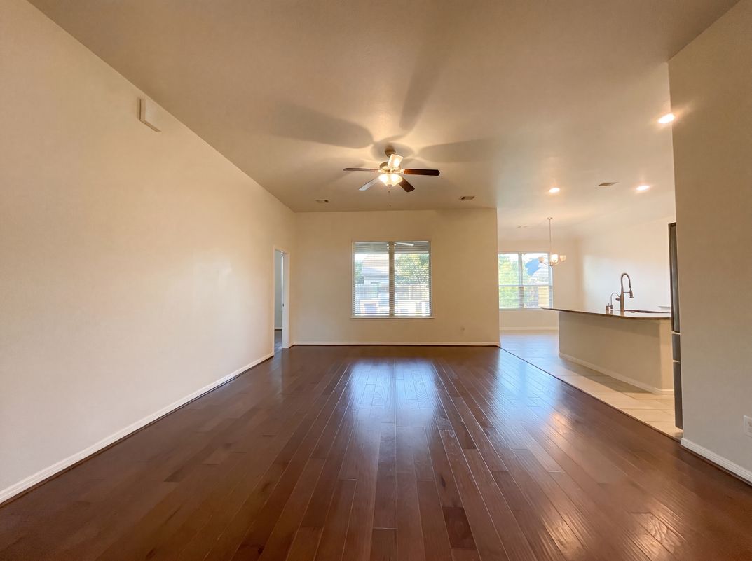 Property photo 3 of 21205 Timber Bluff Ln