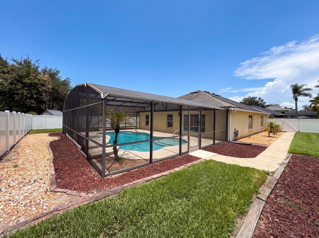 Photo 5 of 31 of 3788 Seminole Dr, Orlando, FL