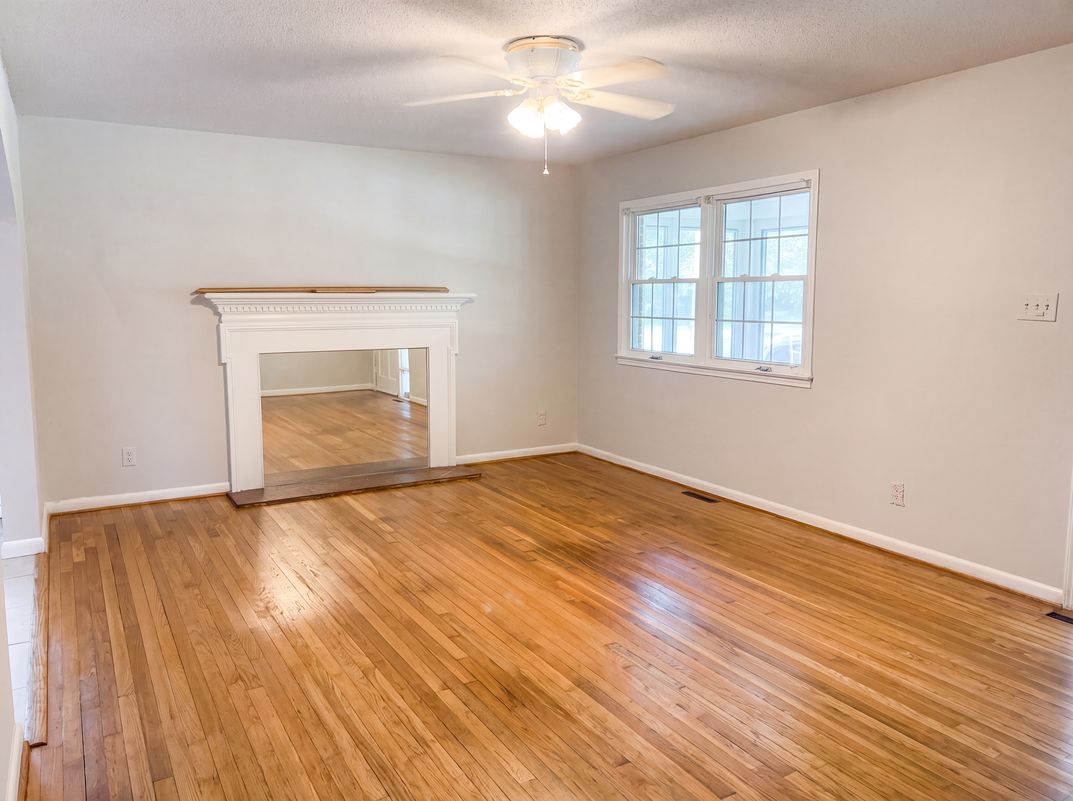 Property photo 3 of 4307 Greenwood Dr