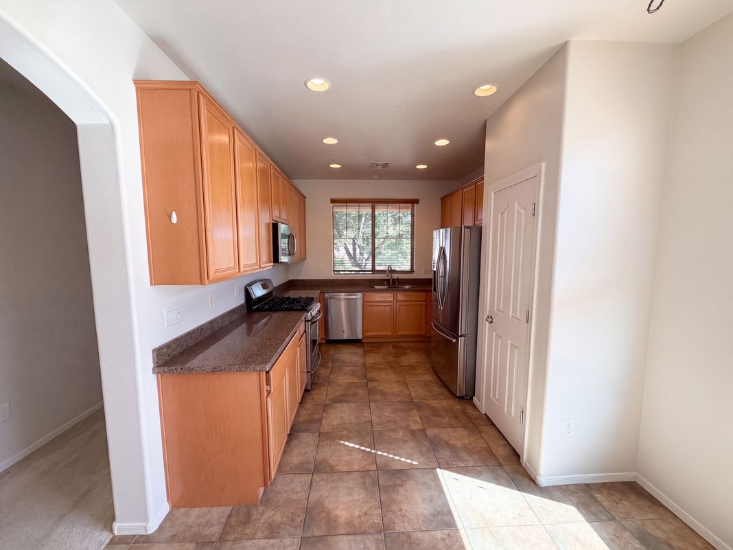 Property photo 2 of 575 W Camino Sorpresa
