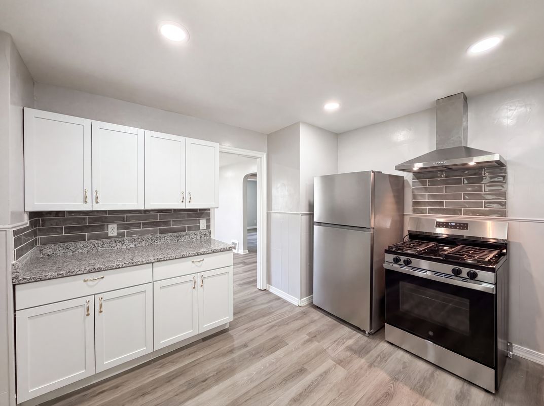 Property photo 2 of 7425 Martin St