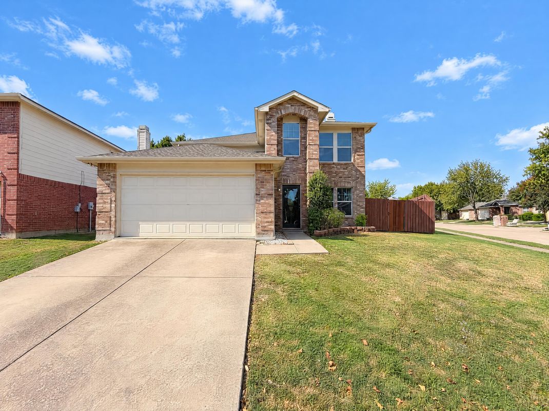Property photo 1 of 2708 White Oak Dr