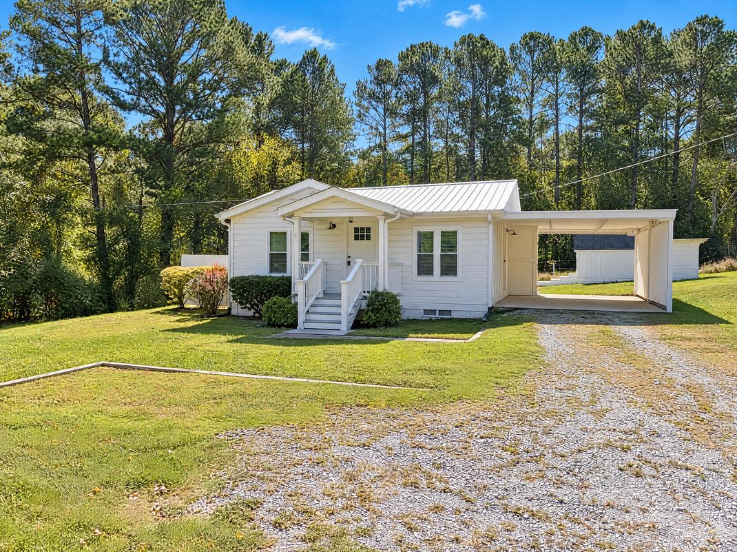 Property photo 1 of 1022 Arnold Mill Rd