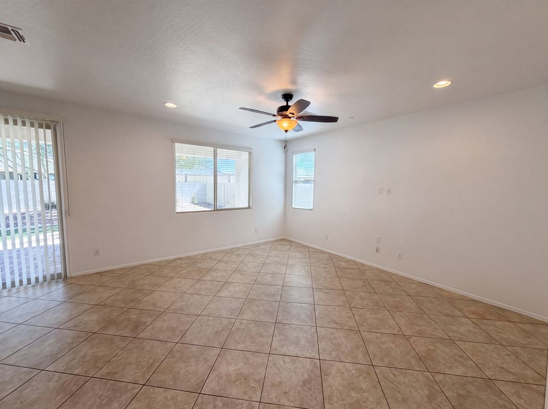 Property photo 3 of 21276 W Berkeley Rd
