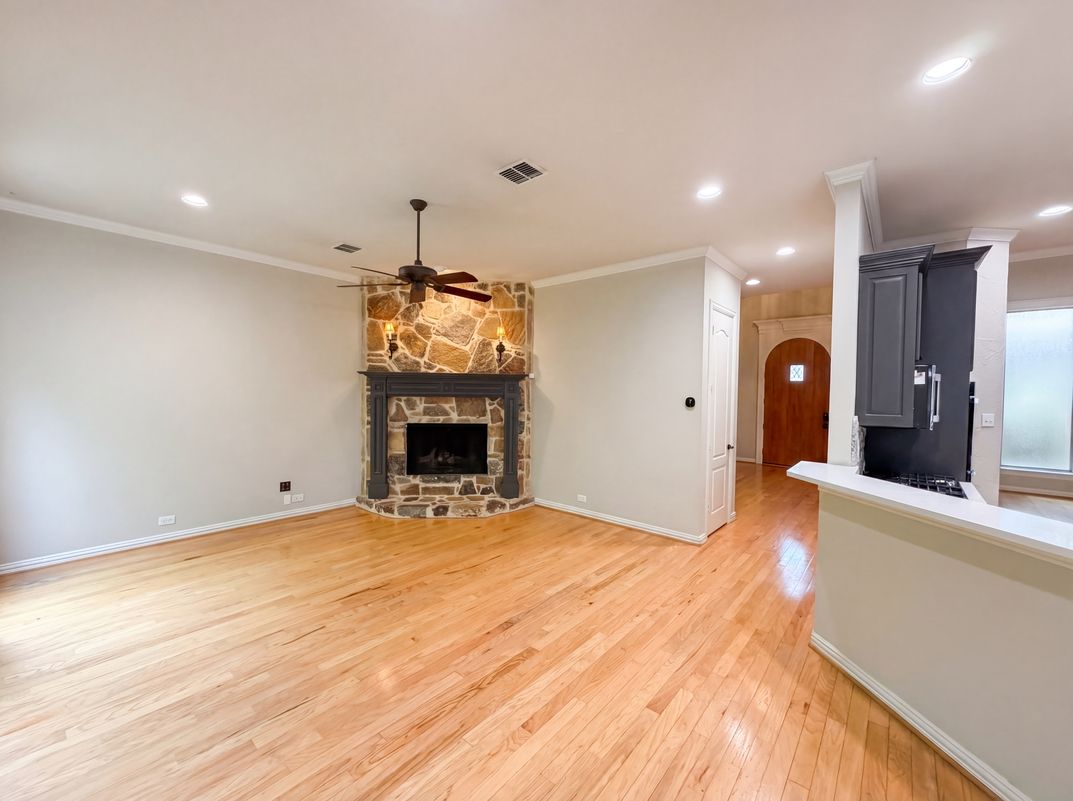 Property photo 3 of 1309 Winding Brook Dr