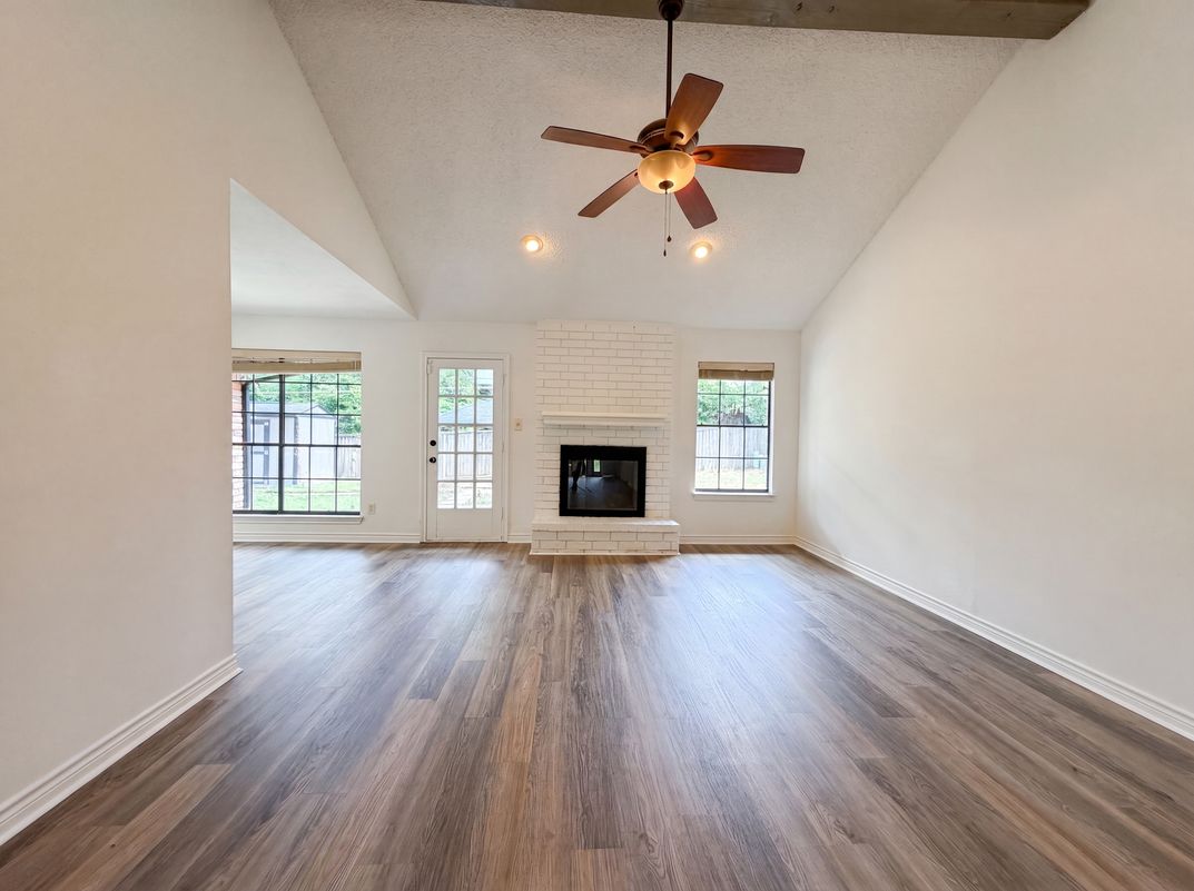 Property photo 3 of 5719 Stage Line Dr