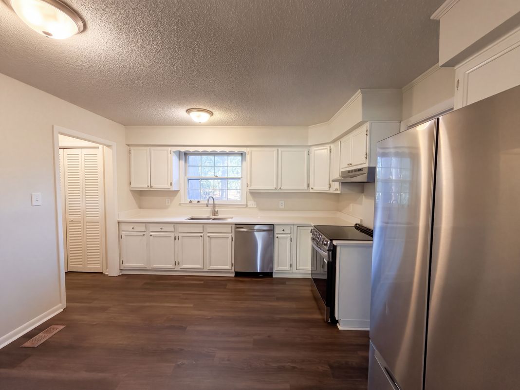Property photo 2 of 2101 Fordham Dr