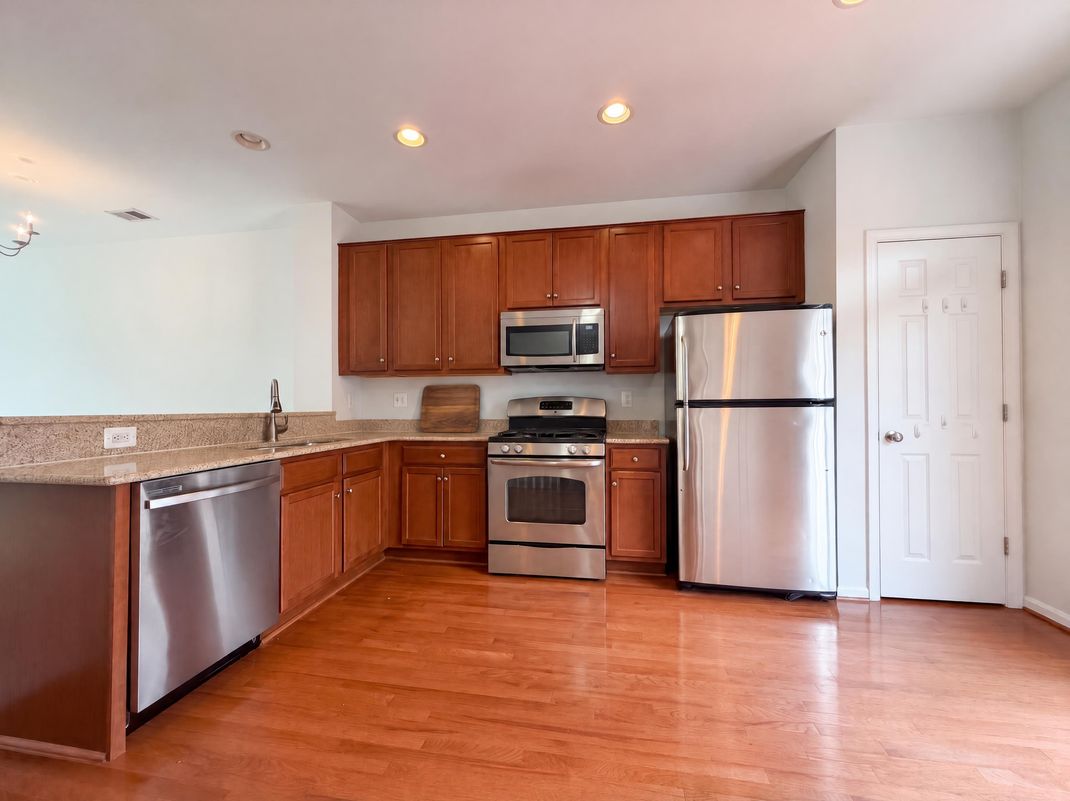 Property photo 2 of 15613 John Diskin Cir