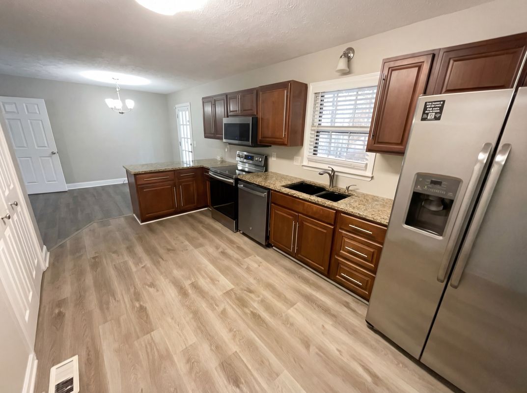 Property photo 2 of 10 King Dr