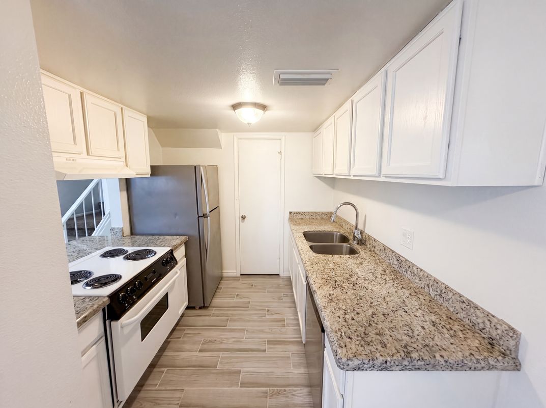 Property photo 2 of 8446 N 34th Dr