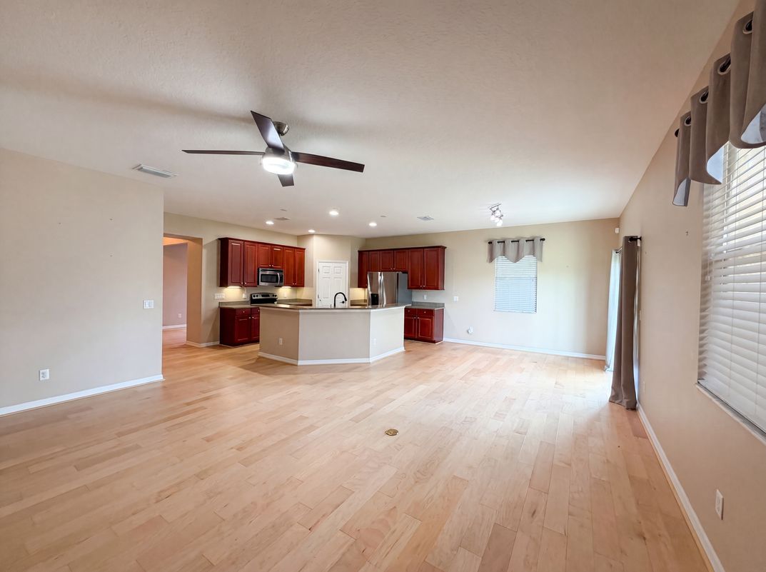 Property photo 3 of 5605 Windsong Oak Dr