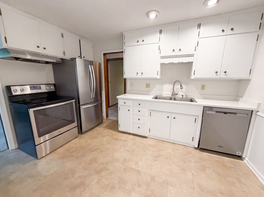 Property photo 2 of 973 Bidwell St