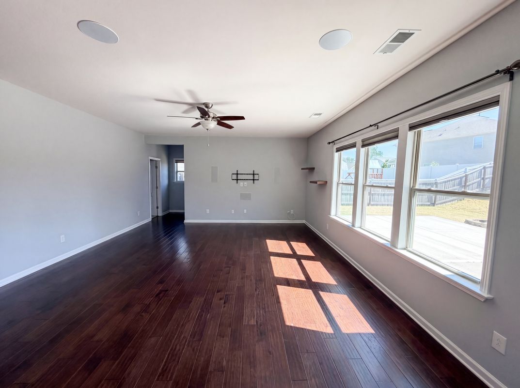 Property photo 3 of 1305 Ivey Grove Ct