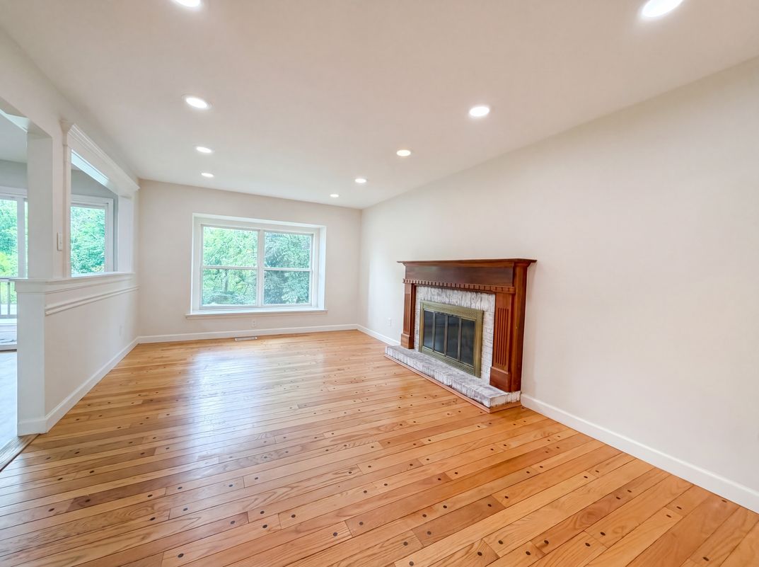 Property photo 3 of 207 Renaldo Dr