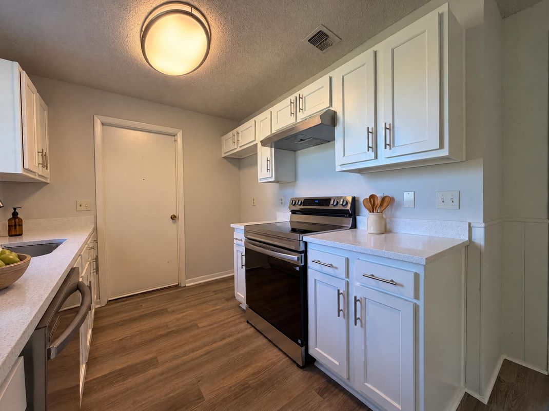 Property photo 3 of 8965 Grampian Dr N