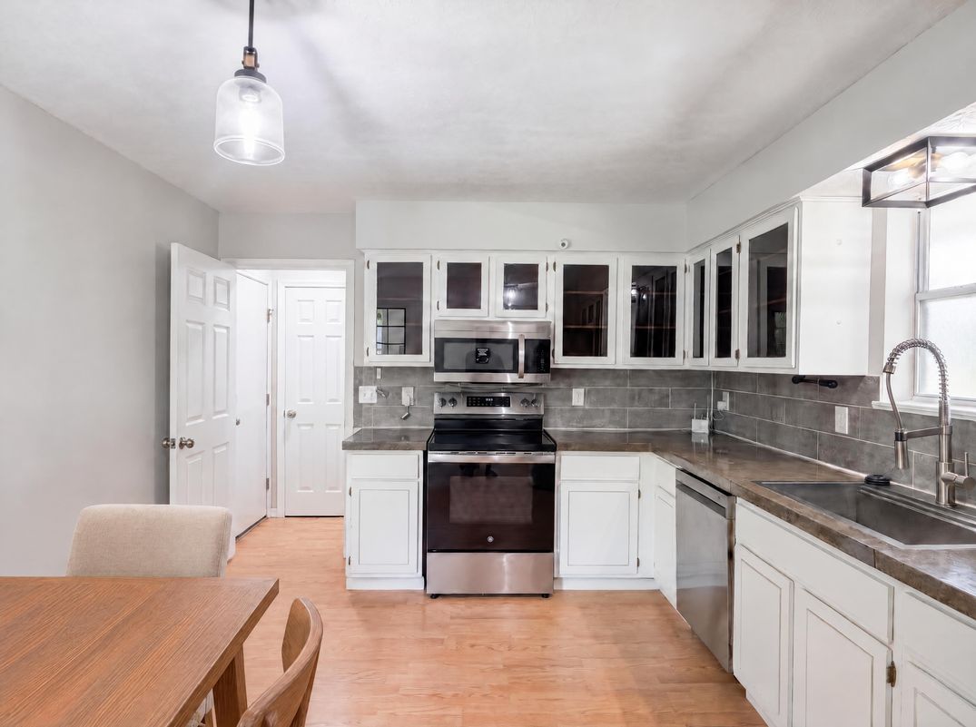 Property photo 2 of 195 Brackbill Ct