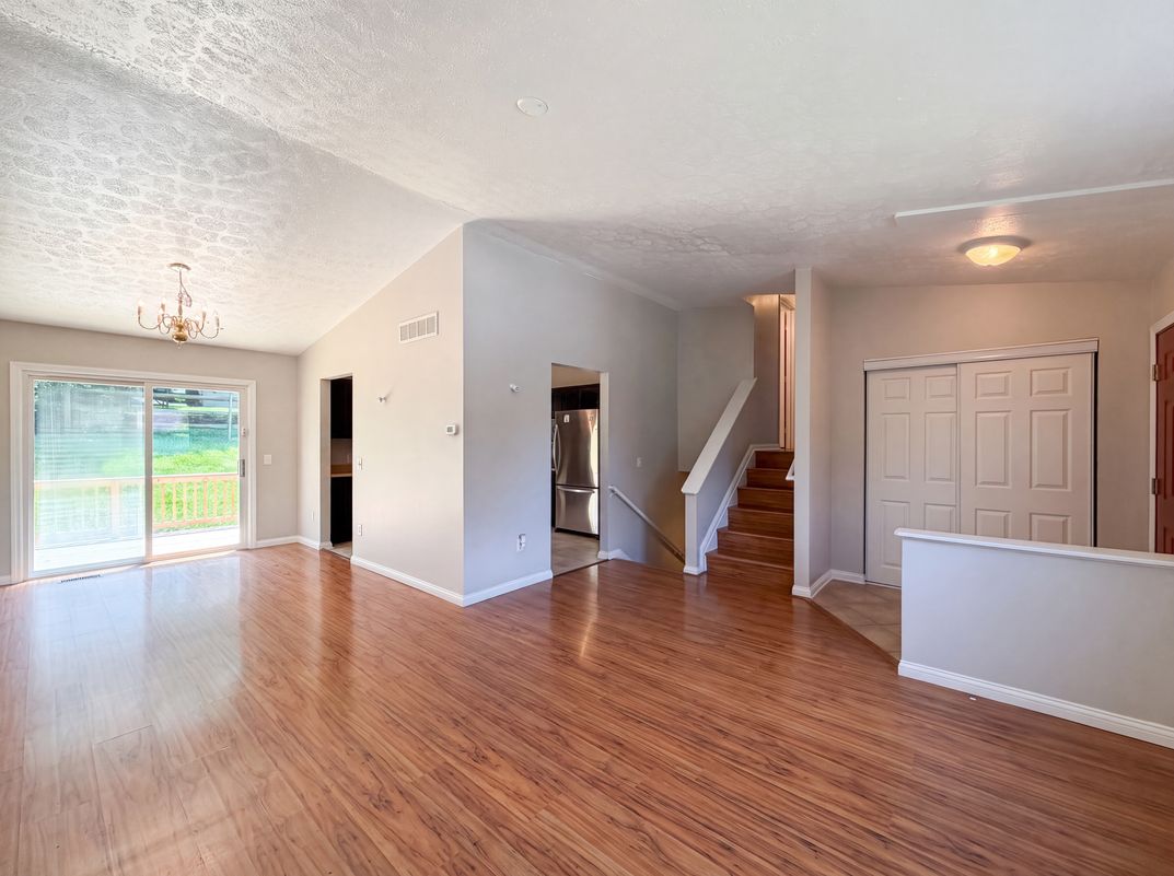Property photo 3 of 5569 Partridge Cir