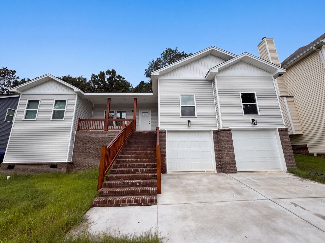 Property photo 1 of 145 Pond Oak Ln