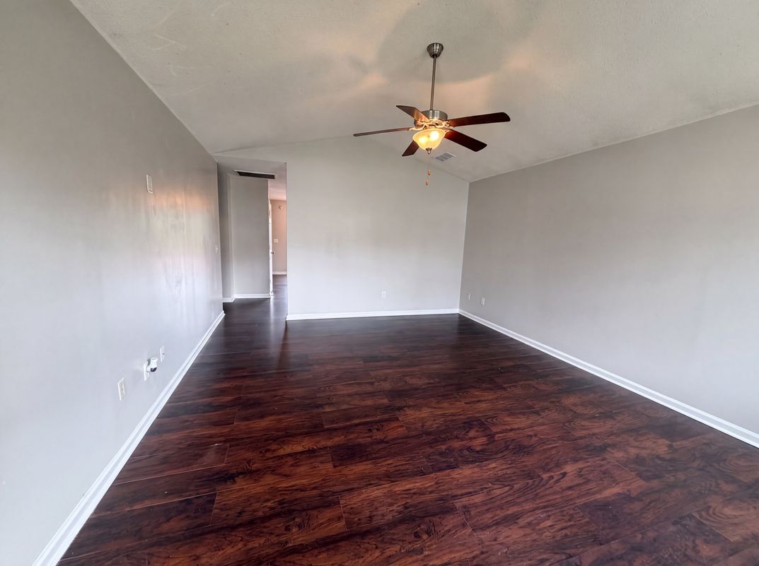 Property photo 3 of 237 Arthurdale Dr