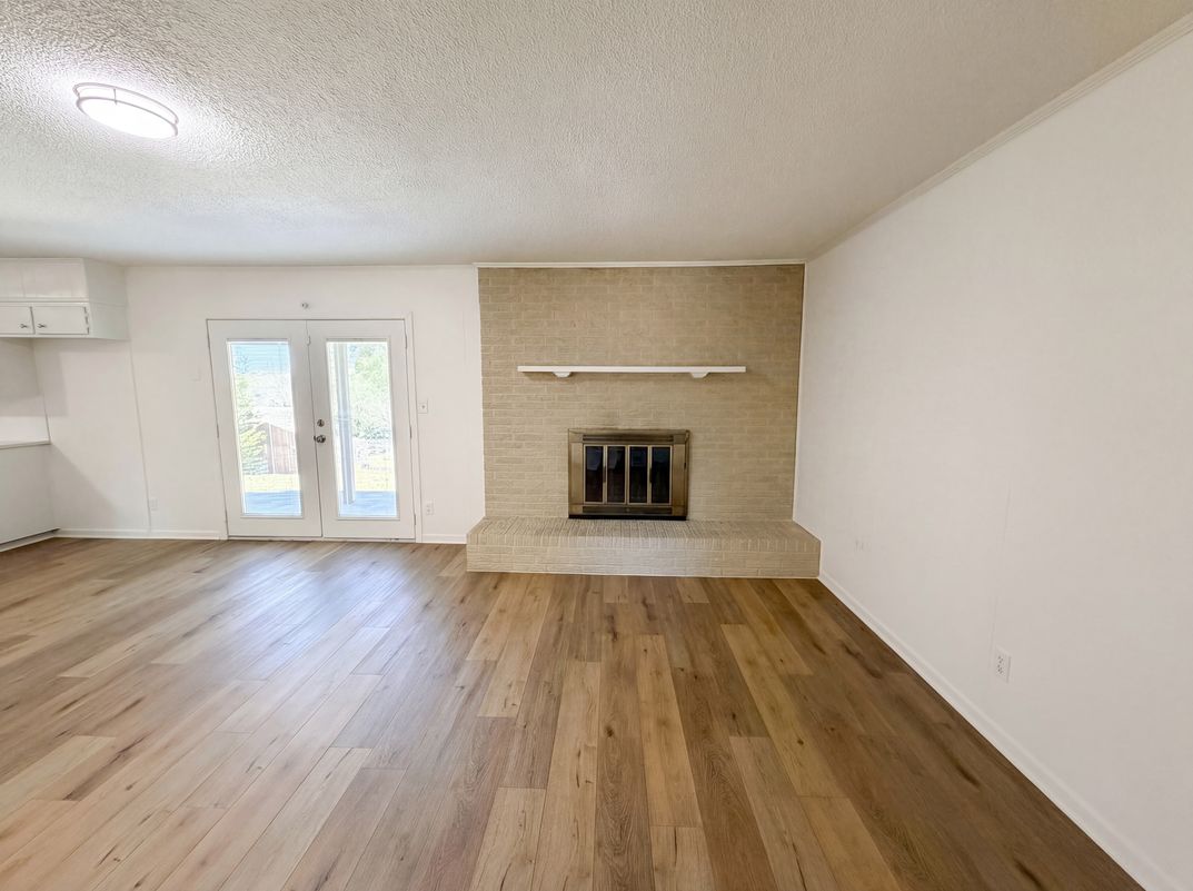 Property photo 3 of 607 State St