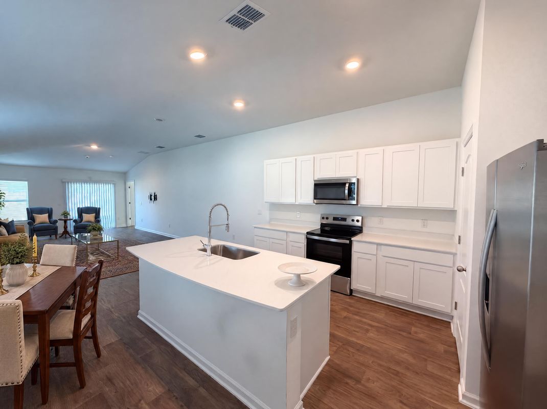 Property photo 2 of 9 Radium Ln