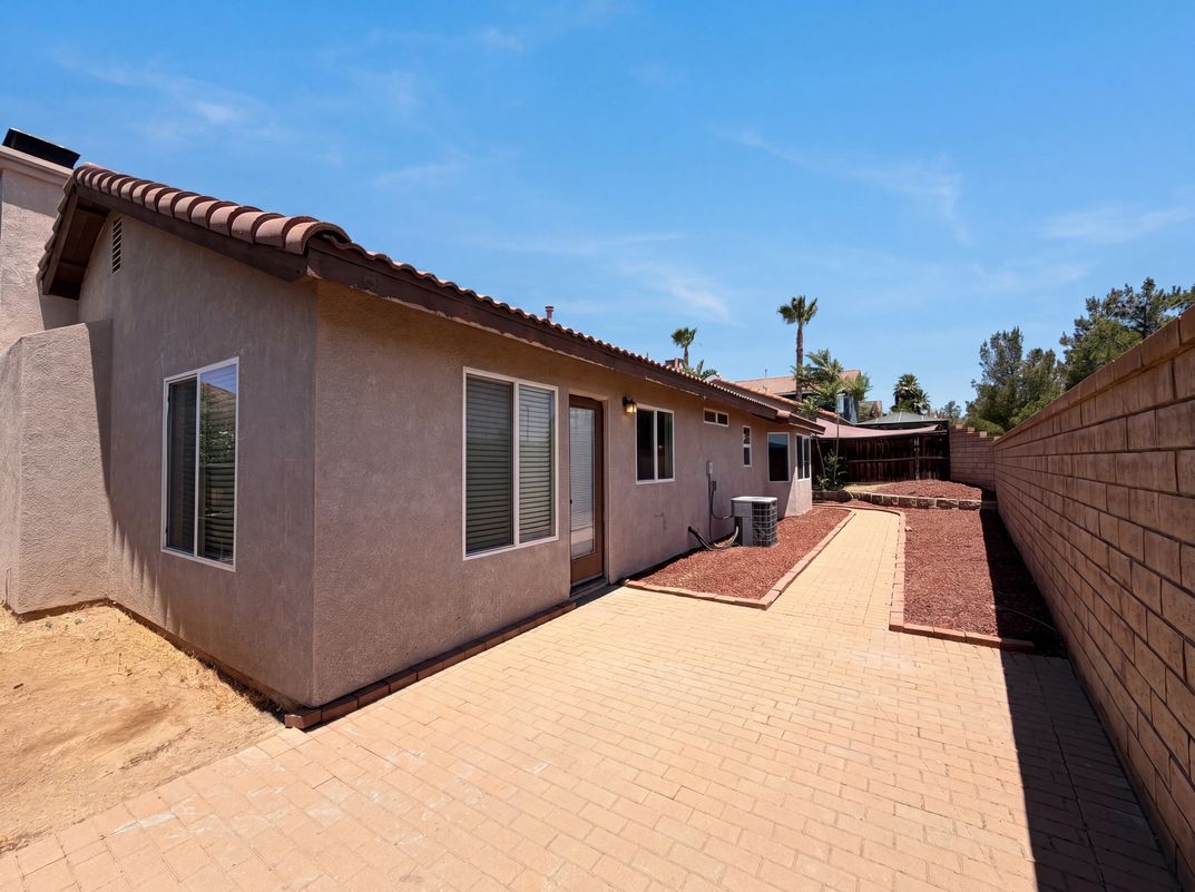 Photo 5 of 20 of 22125 Country Hills Dr, Wildomar, CA