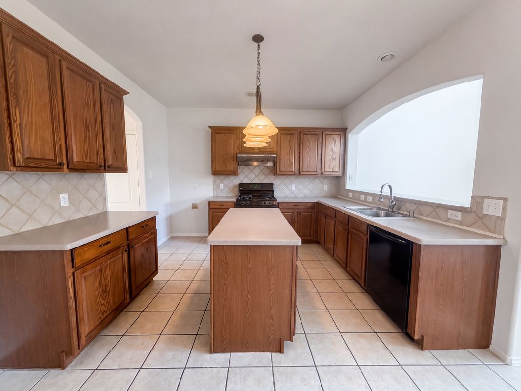 Property photo 2 of 1304 Grapevine Dr