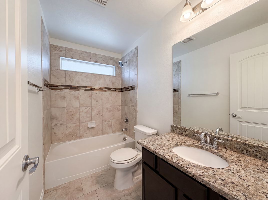 Photo 6 of 47 of 2403 Tabor St, Berthoud, CO