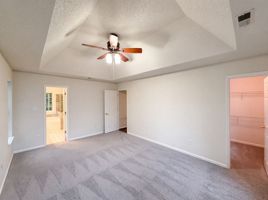 Property photo 3 of 3737 Winterberry Ct NW