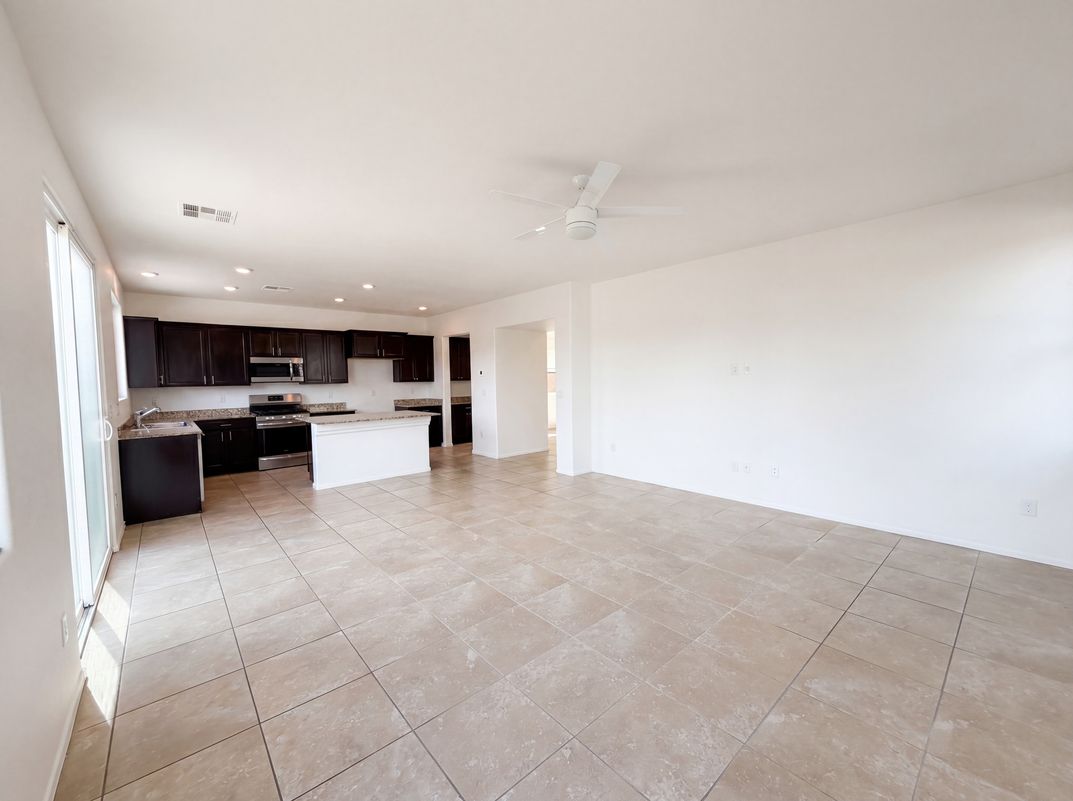 Property photo 3 of 4036 White Opal St