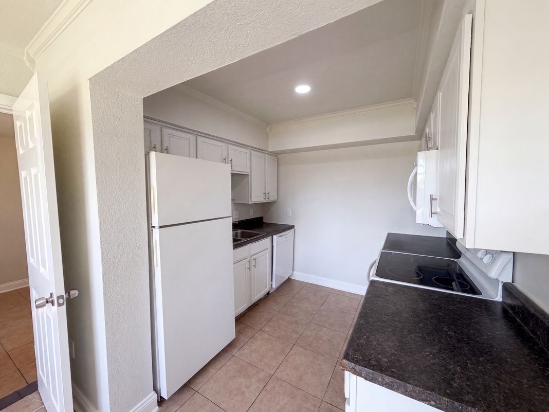 Property photo 2 of 3225 Cleveland Heights Blvd