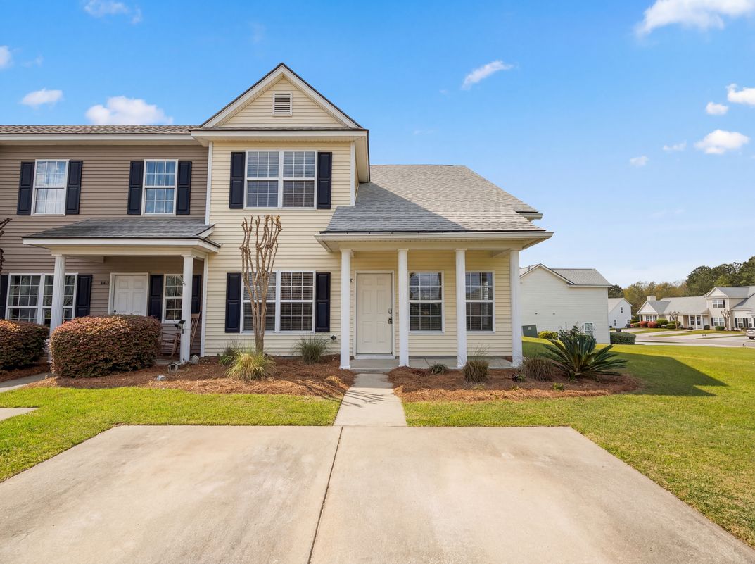 Property photo 1 of 147 Lake Jogassee Dr